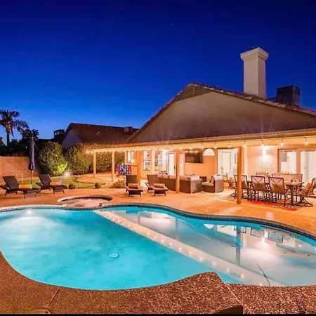 Luxury Scottsdale Retreat Heated Pool And Mini Golf Villa